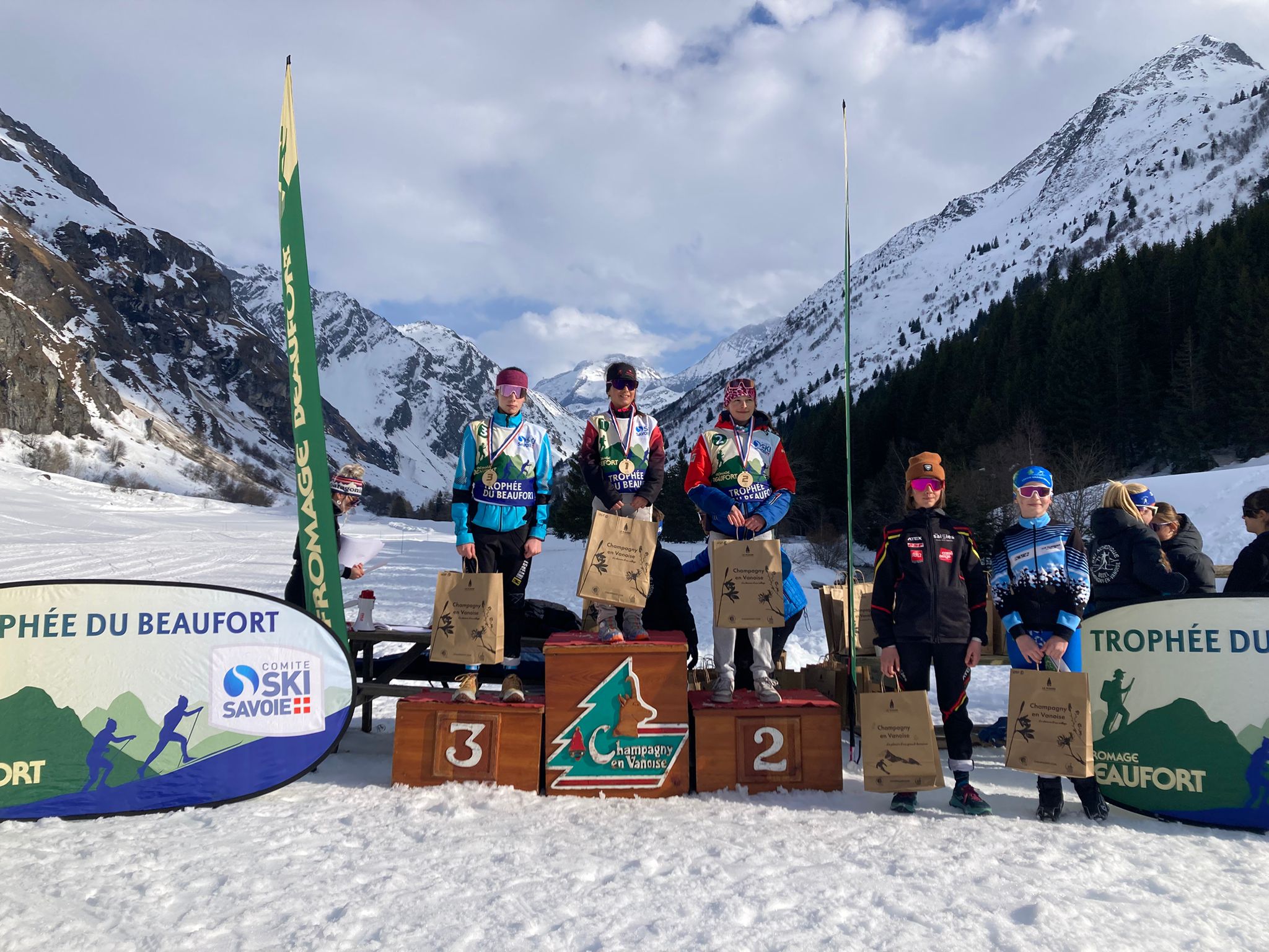 Podium_U12f.jpeg